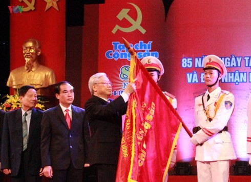 Sekjen Nguyen Phu Trong menghadiri acara peringatan ultah ke-85 Hari Terbitnya Majalah “Komunis” nomor pertama - ảnh 1