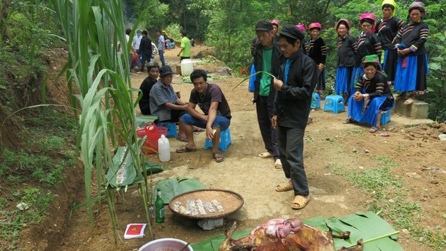 Warga etnis minoritas Pu Peo dengan identitas-identitasnya sendiri di tengah-tengah komunitas etnis Vietnam - ảnh 2