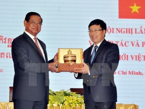 Mendorong lebih lanjut lagi hubungan solidaritas, persahabatan dan kerjasama komprehensif antar-daerah perbatasan Vietnam-Kamboja - ảnh 1