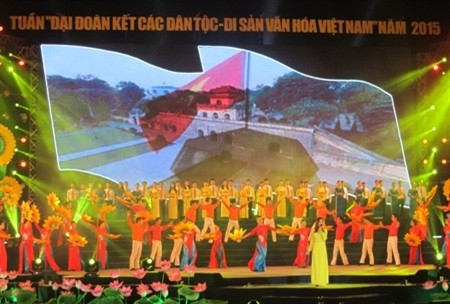 Serentetan aktivitas dalam Pekan “Persatuan Besar Nasional – Pusaka budaya Vietnam 2015” dimulai - ảnh 1
