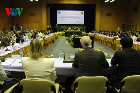 Laos membuka Konferensi meja bundar tingkat tinggi ke-12 - ảnh 1