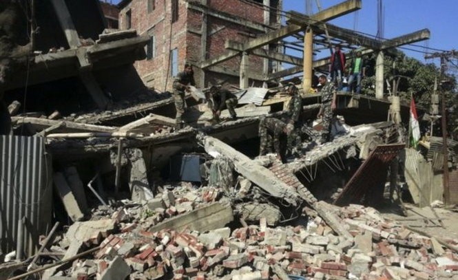 Gempa bumi dengan kekuatan 6,7 derajat pada Skala Richter yang terjadi di India memakan banyak korban - ảnh 1