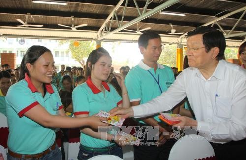 Presiden Truong Tan Sang mengucapkan selamat Hari Raya Tet kepada kaum buruh di provinsi Ba Ria – Vung Tau - ảnh 1