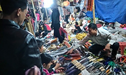 Pasar Vieng memohon berkah kemujuran - ảnh 7