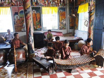 Instrumen musik lima nada – satu nilai dari kebudayaan Khmer di daerah Nam Bo - ảnh 2