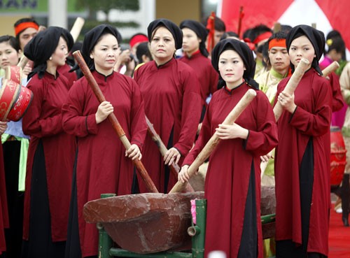 Meminta UNESCO supaya mengakui seni menyanyikan lagu “Xoan” sebagai pusaka budaya non-bendawi dari umat manusia - ảnh 1