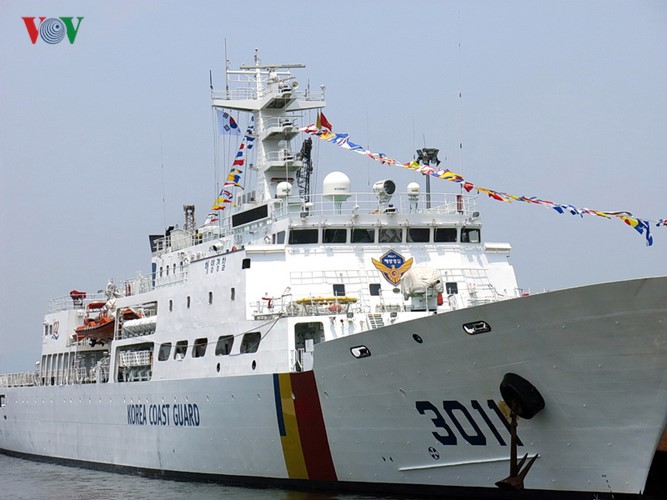 Kapal penjaga pantai Republik Korea berkunjung di kota Da Nang - ảnh 1