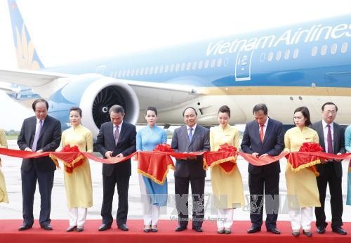 PM Vietnam Nguyen Xuan Phuc menghadiri acara peresmian Bandara Internasional Cat Bi - ảnh 1