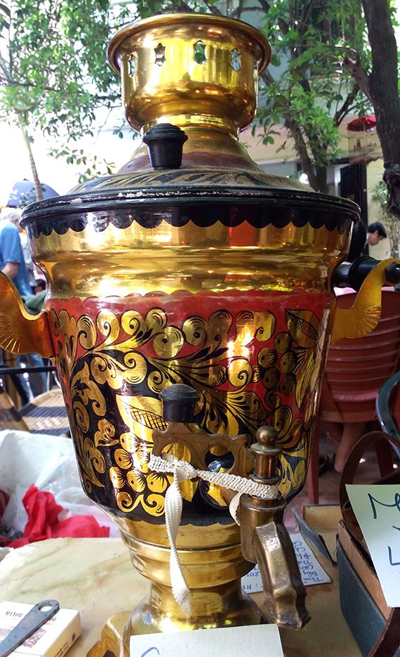 Pasar barang antik di tengah-tengah ibukota Hanoi - ảnh 8