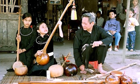 Upacara menyanyi lagu Then yang unik dari warga etnis minoritas Nung - ảnh 1