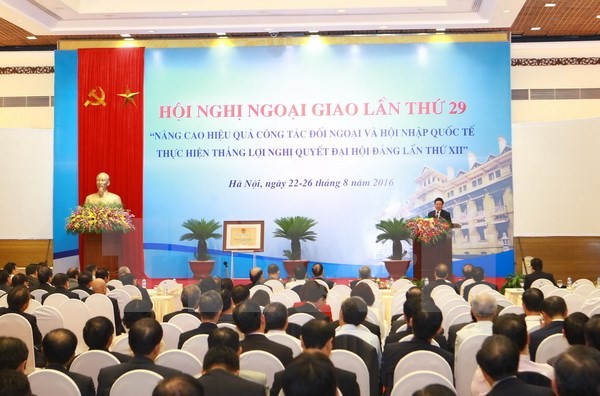 Vietnam menegaskan garis politik diplomatik multi-lateral, menjaga lingkungan yang damai, membela secara mantap kemerdekaan dan kedaulatan - ảnh 1