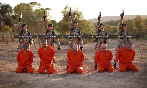 IS mengumumkan video klip dimana anak kecil mengeksekusi tahanan orang Kurdi - ảnh 1