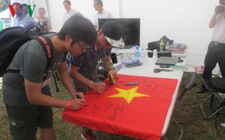 Mahasiswa Vietnam di Eropa menghadiri simposium tentang Laut Timur - ảnh 1