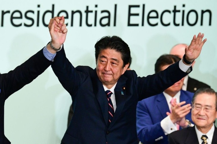 Japon: Shinzo Abe réélu à la tête de son parti - ảnh 1