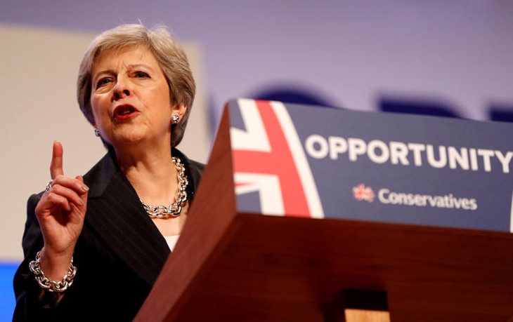 Royaume-Uni: Theresa May appelle à l’unité et enterre l’austérité - ảnh 1