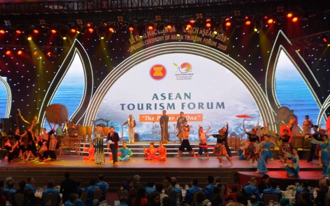  Ouverture du Forum touristique de l’ASEAN - ảnh 1