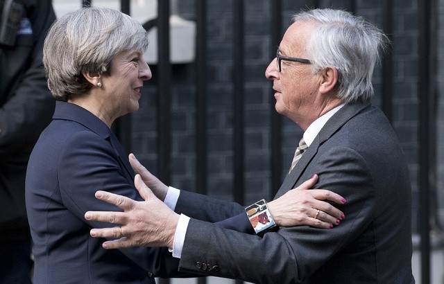 Brexit: Après la demande de Theresa May, Bruxelles refuse de renégocier l’accord de retrait - ảnh 1