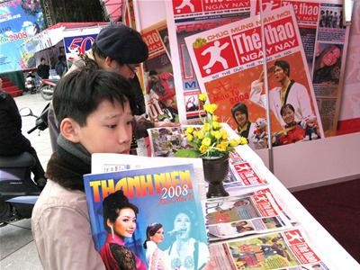 Vietnamesische Zeitungen zum Neujahrsfest Tet im Rückblick - ảnh 1