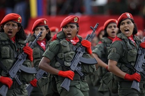 Venezuela: Sicherheitskräfte beweisen Treue für Präsident Hugo Chavez - ảnh 1