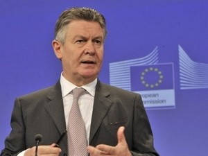 Premierminister Dung trifft EU-Handelskommissar Karel de Gucht  - ảnh 1