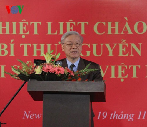 KPV-Generalsekretär Trong trifft Mitarbeiter der vietnamesischen Botschaft in Indien - ảnh 1