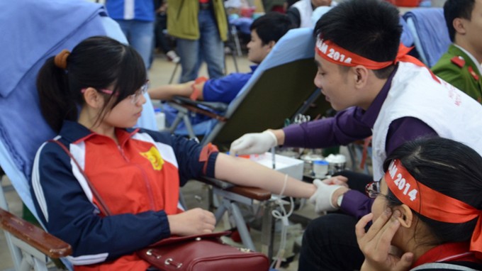 Blutspendetag “Roter Sonntag” in Hanoi - ảnh 1