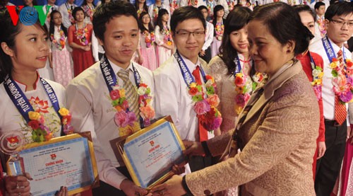 Aktivitäten zum Gründungstag des Jugendverbands Ho Chi Minh - ảnh 1