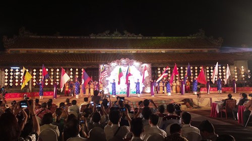Hue-Festival 2014: Beeindruckt von der “ASEAN-Kunstnacht” - ảnh 1