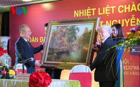 Der KPV-Generalsekretär besucht die in Russland lebenden Vietnamesen - ảnh 1