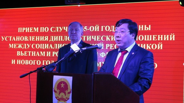 Moskau: Empfang zur 65. Aufnahme diplomatischer Vietnam-Russland-Beziehung - ảnh 1