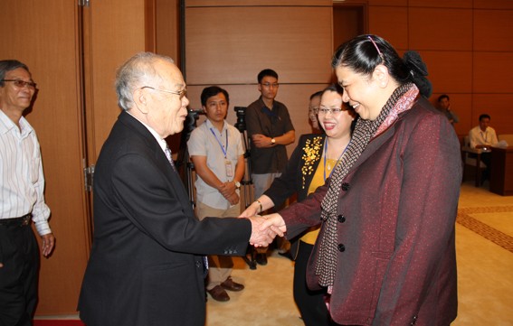 Vize-Parlamentspräsidentin Phong trifft Abgeordnetendelegation aus Dong Nai  - ảnh 1