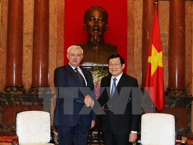 Staatspräsident Truong Tan Sang trifft Gouverneur von Sankt Petersburg Poltavchenko - ảnh 1