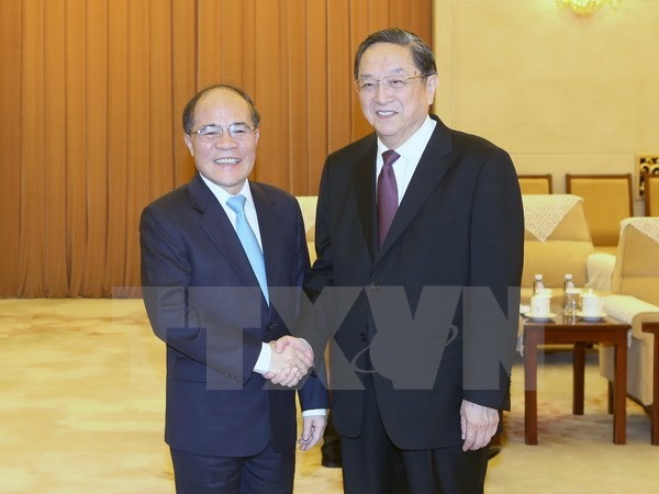 Nguyen Sinh Hung trifft das chinesische Politbüromitglied Yu Zhengsheng - ảnh 1