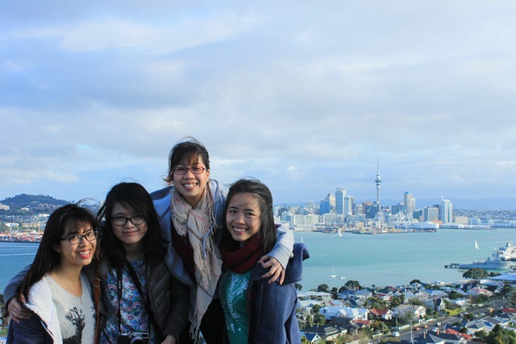 Neuseeland überreicht Stipendien an 30 vietnamesische Studenten - ảnh 1
