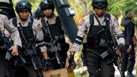 Bombenanschlag in Jakarta: Indonesien nimmt drei Verdächtige fest - ảnh 1