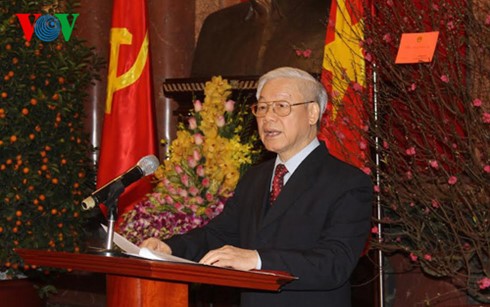 KPV-Generalsekretär Nguyen Phu Trong trifft ehemalige hochrangige Politiker - ảnh 1