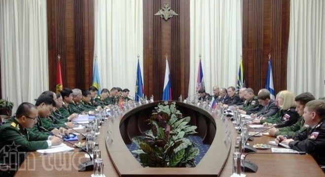 Vietnam und Russland intensivieren ihre Zusammenarbeit in der Verteidigung - ảnh 1