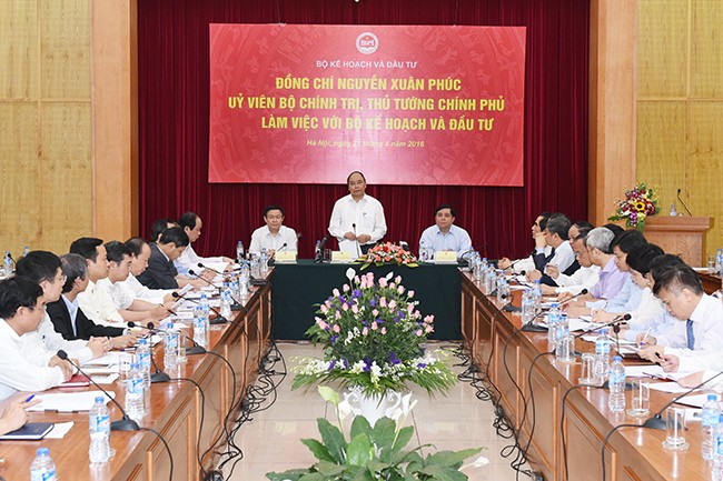 Premierminister Nguyen Xuan Phuc tagt mit Ministerium für Planung und Investition - ảnh 1