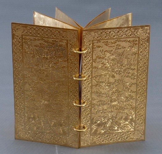 Goldene Bücher: Die Kunstwerke der Nguyen-Dynastie - ảnh 1