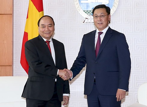 Premierminister Nguyen Xuan Phuc beendet seinen Mongolei-Besuch - ảnh 1