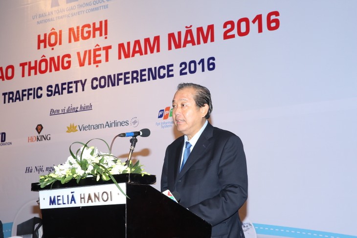 Truong Hoa Binh leitet Konferenz über Verkehrssicherheit Vietnam 2016 - ảnh 1