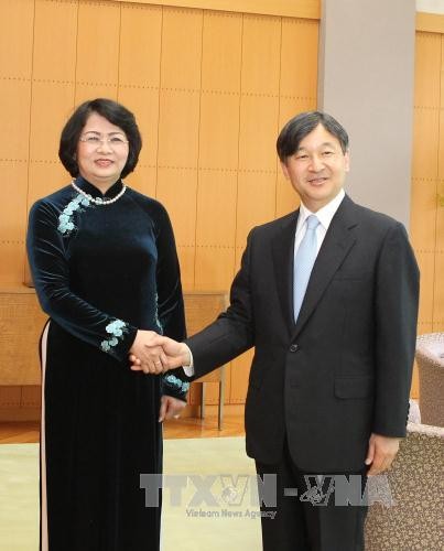 Vizestaatspräsidentin Dang Thi Ngoc Thinh trifft Kaiser und Kaiserin Japans - ảnh 1