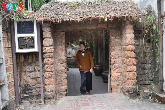 Das Idyll im historischen Dorf Duong Lam - ảnh 24