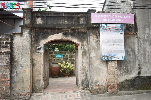 Das Idyll im historischen Dorf Duong Lam - ảnh 4