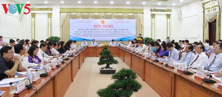 Konferenz ständiger Mitglieder der Volksräte der Provinzen und Städten im Südosten - ảnh 1