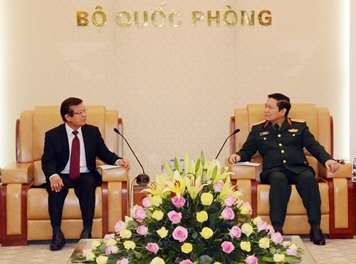Ngo Xuan Lich empfängt den Staatssekretär des kambodschanischen Innenministeriums - ảnh 1