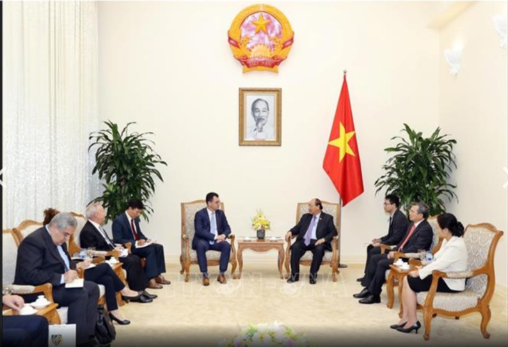 Nguyen Xuan Phuc empfängt den rumänischen Minister  - ảnh 1