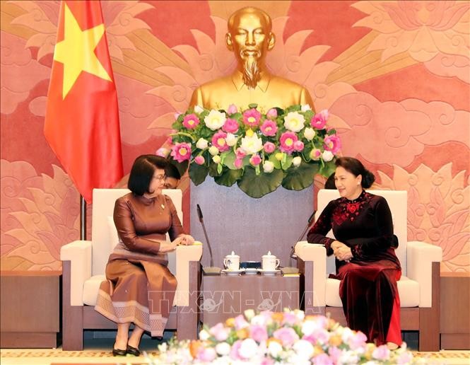 Parlamentspräsidentin Nguyen Thi Kim Ngan empfängt Kambodschas Vizeparlamentspräsidentin Khuon Sudary - ảnh 1