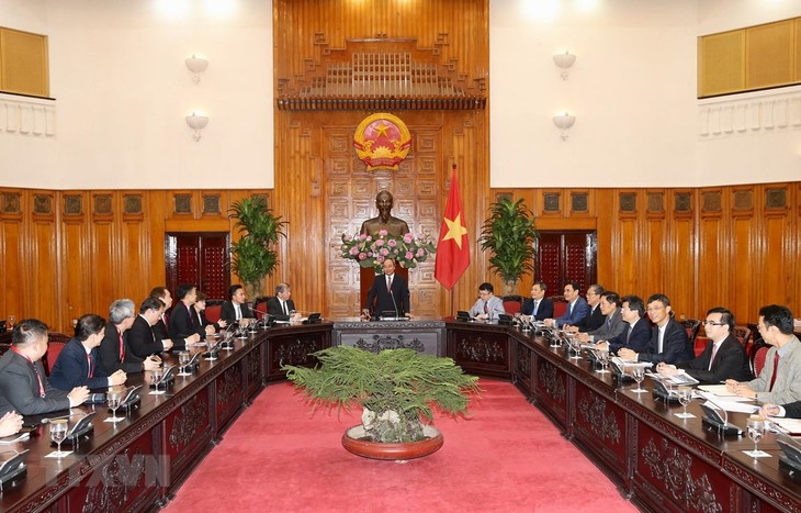 Verpflichtung: Vietnamesische Regierung schafft günstigen Bedingungen für Singapurs Unternehmen  - ảnh 1