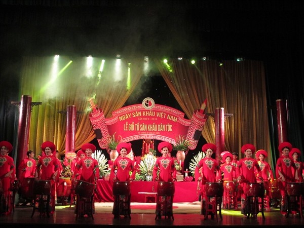 10. Gründungstag des vietnamesischen Theaterkünstlerverbandes - ảnh 1